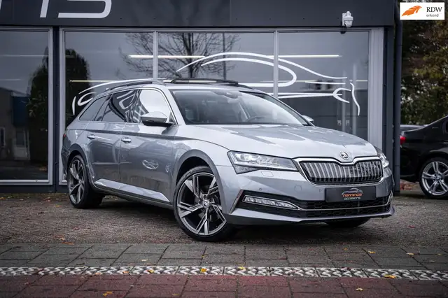 Skoda Superb Combi 1.4 TSI iV Business Edition Plus|Pano|Carpla