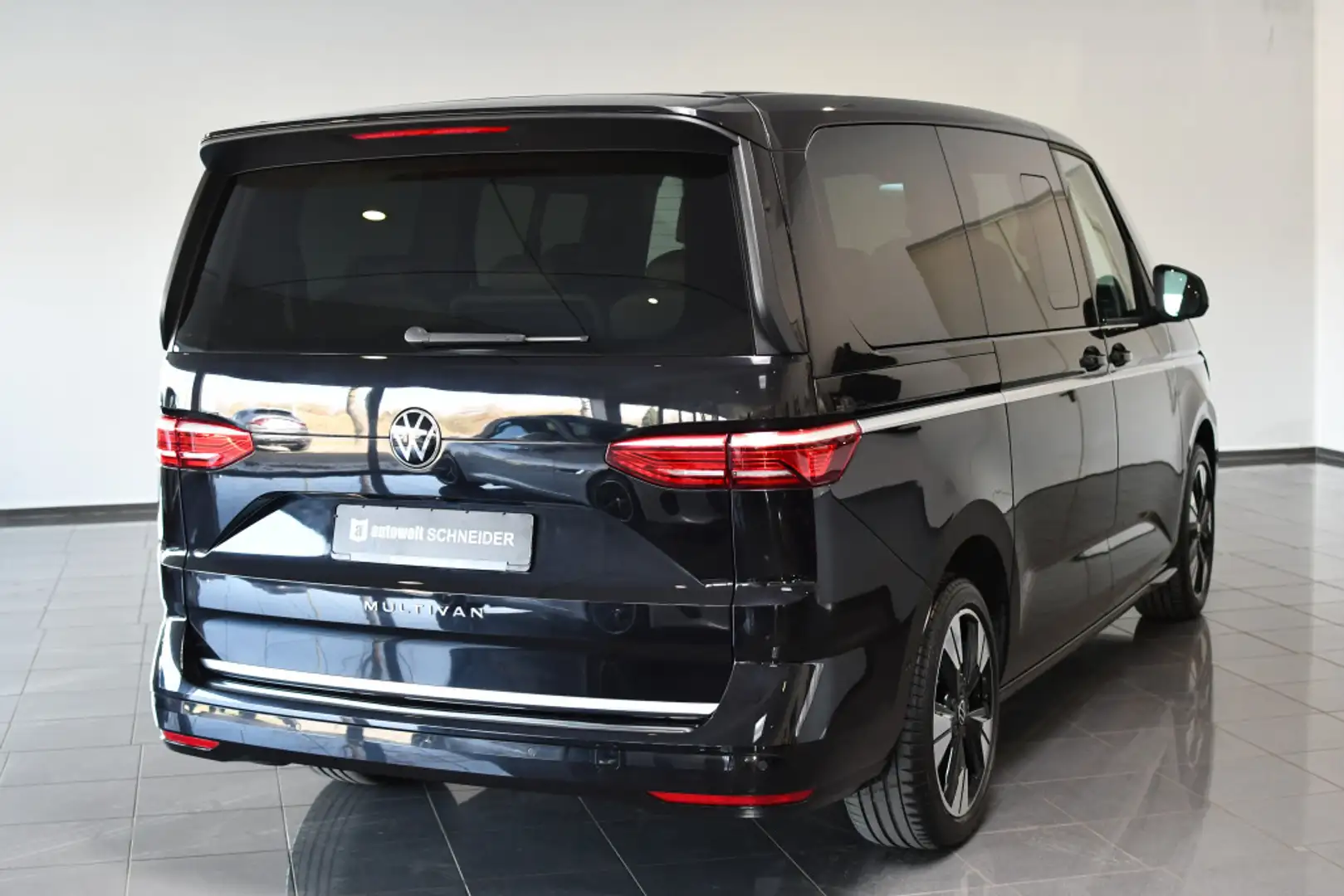 Volkswagen T7 Multivan Style lang 2.0 TDI Pano StHz ACC 19 - 2