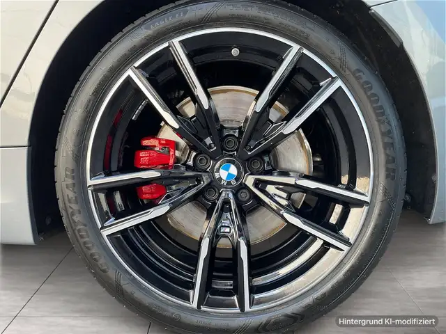 BMW 3 Series view 6