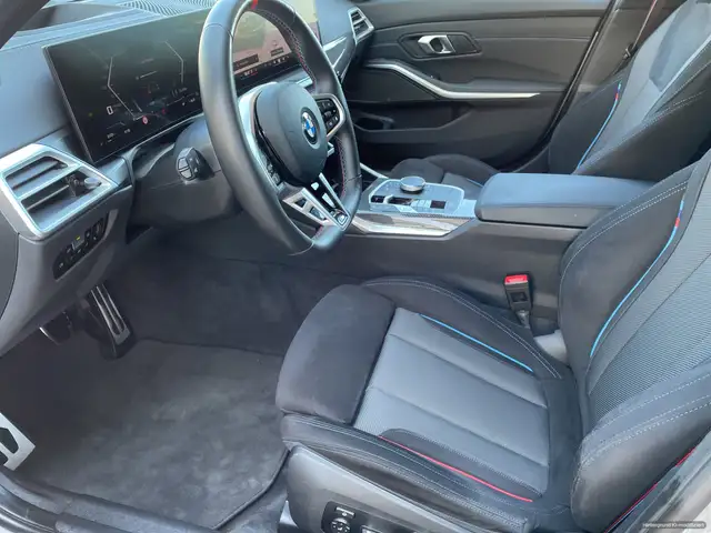 BMW 3 Series view 10
