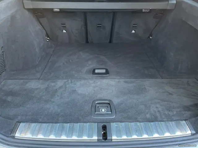 BMW 3 Series view 12