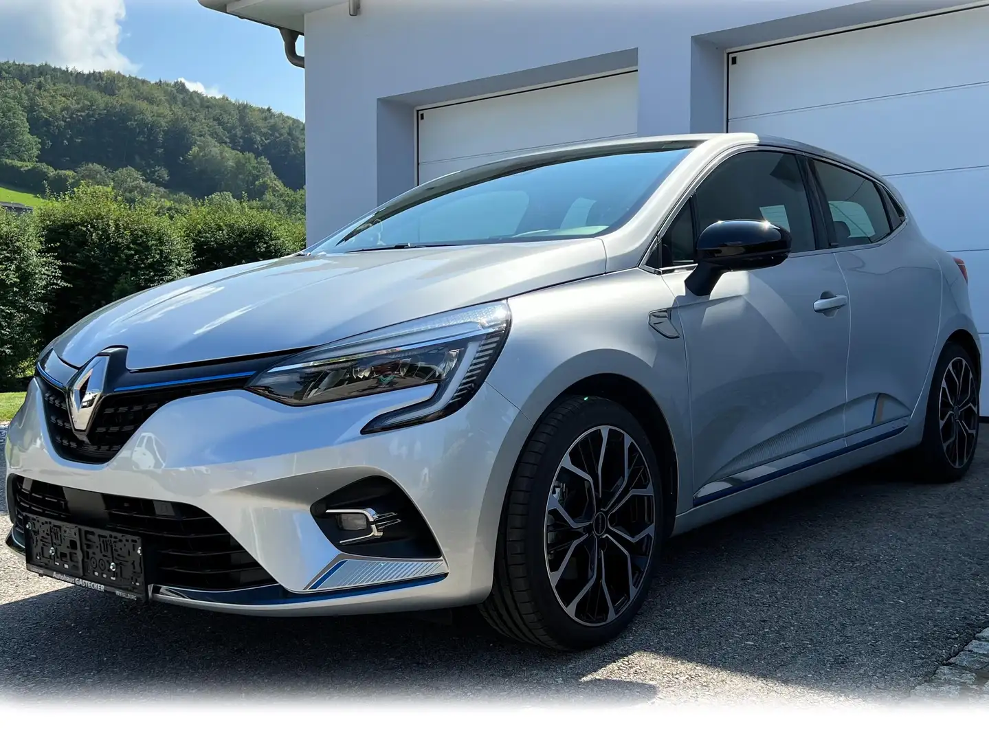 Renault Clio Limited Edition E-TECH 140 Autom 4 Zylinder Motor Argent - 1