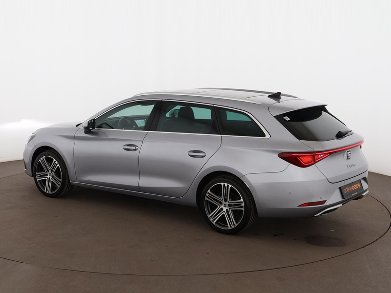 SEAT Leon ST 2.0 TDI Xcellence Plus Aut LED SKY AHK — photo 6