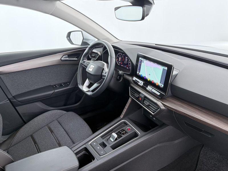 SEAT Leon ST 2.0 TDI Xcellence Plus Aut LED SKY AHK — photo 15
