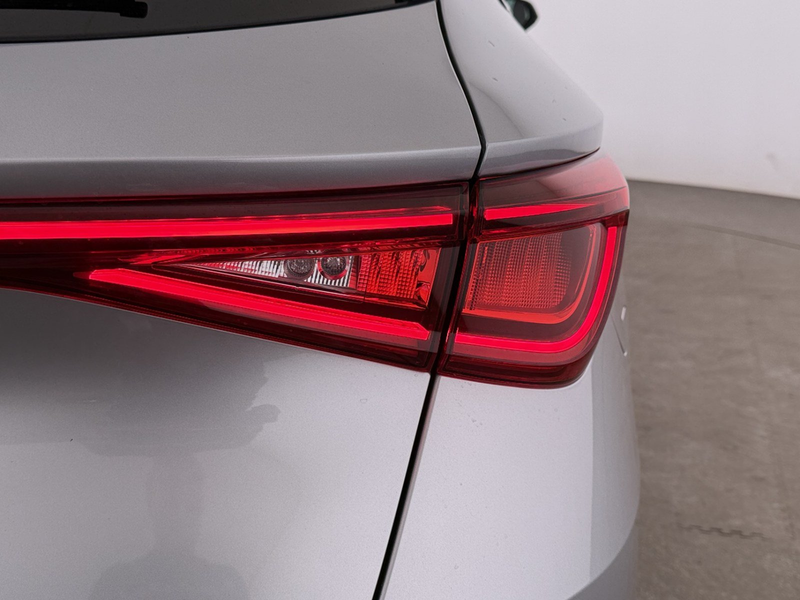 SEAT Leon ST 2.0 TDI Xcellence Plus Aut LED SKY AHK — photo 11
