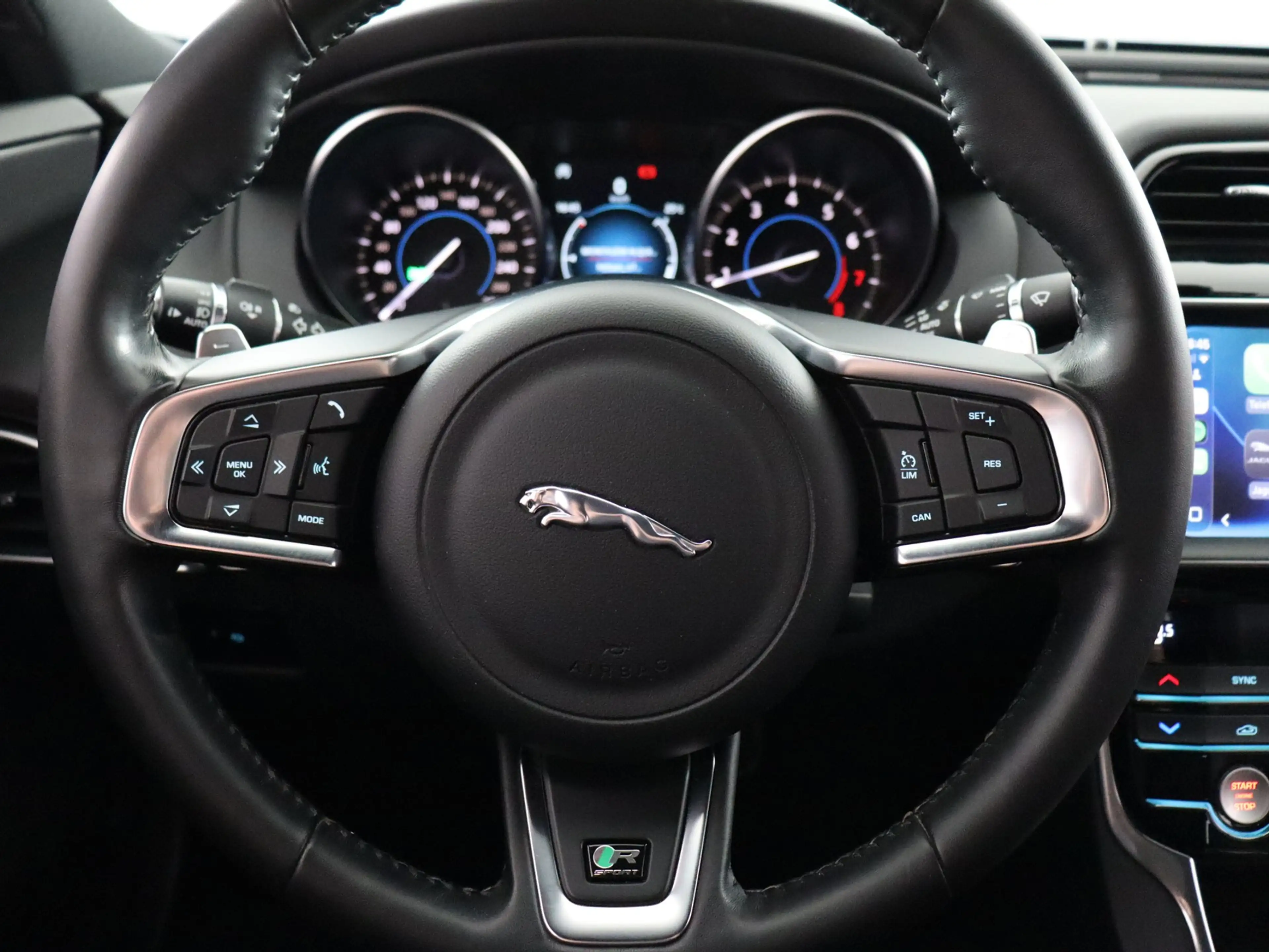 Jaguar XE 2.0t R-Sport (NL-Auto / Camera / Carplay / Navi / — photo 15