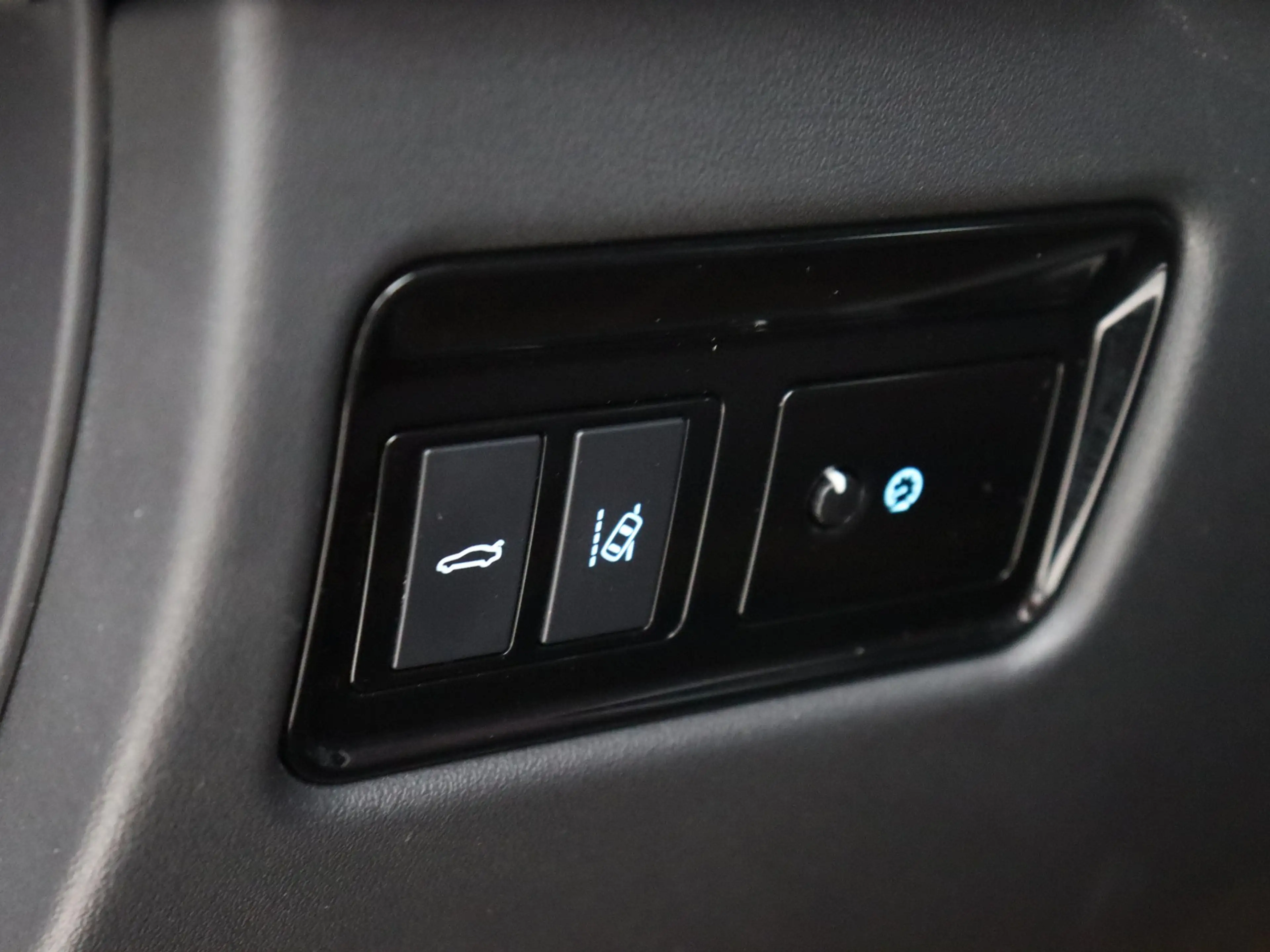 Jaguar XE 2.0t R-Sport (NL-Auto / Camera / Carplay / Navi / — photo 14