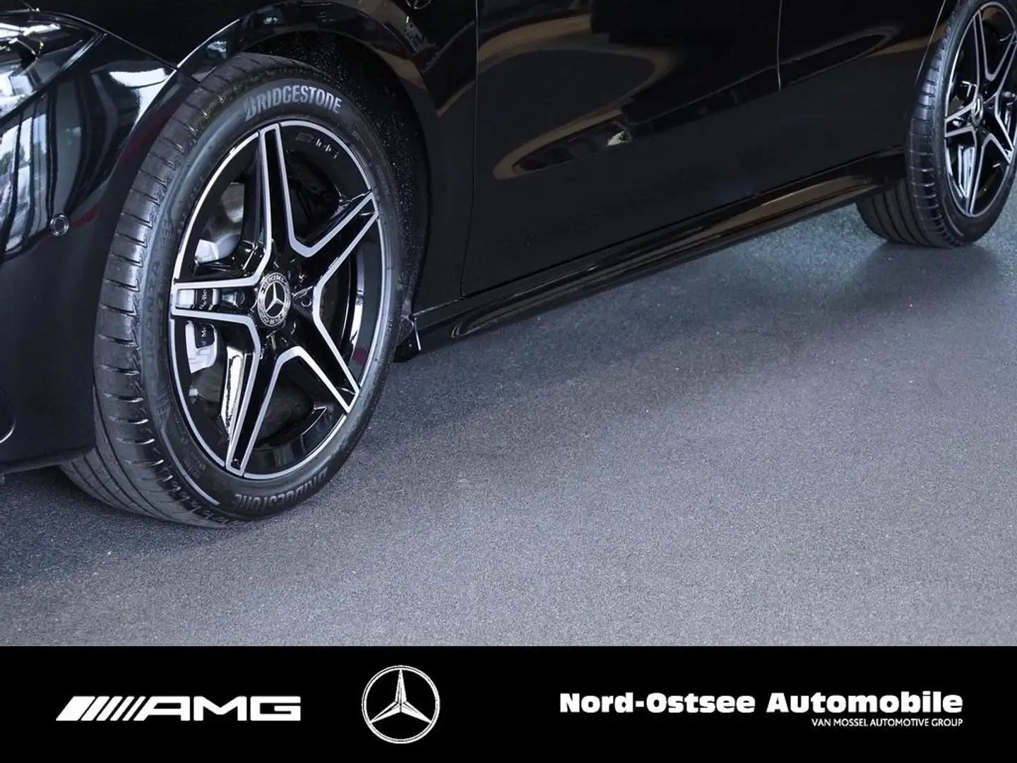 Mercedes-Benz CLA 180 SB AMG NIGHT PANO MEMORY MULTIBEAM 360° Schwarz - 2