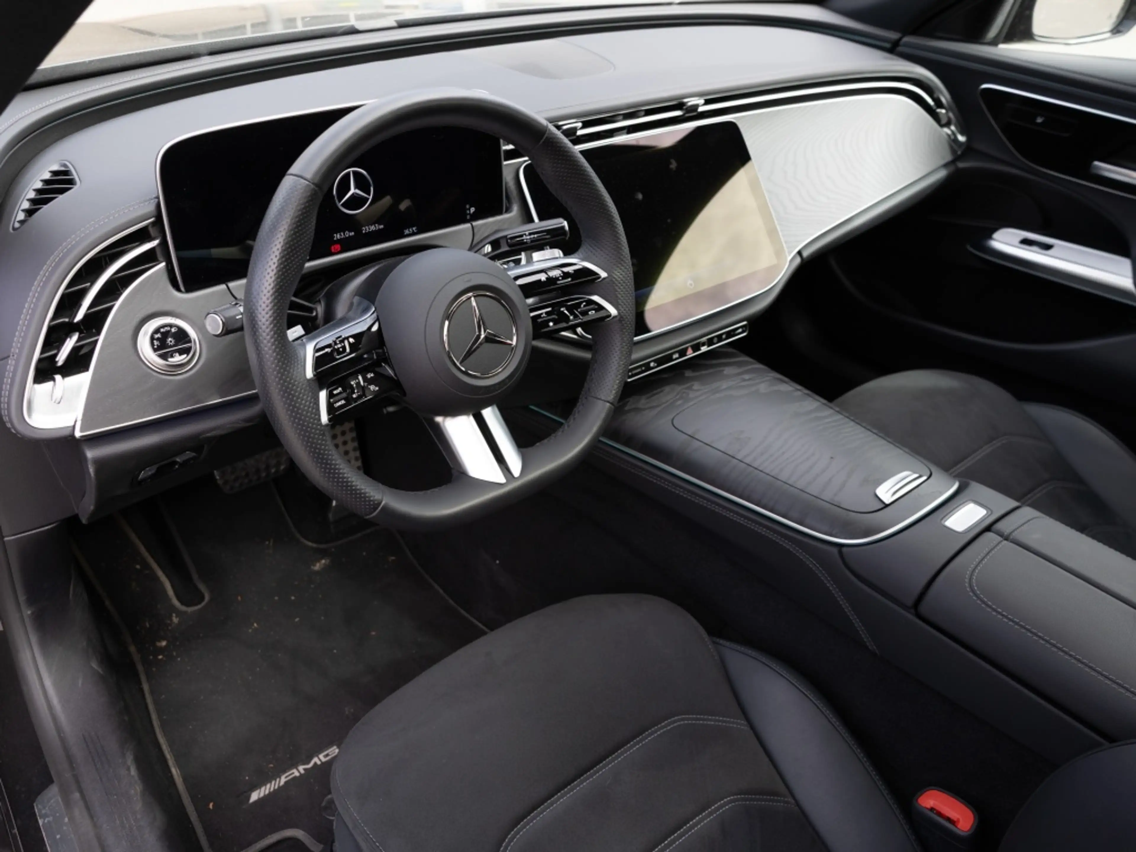 Mercedes-Benz E 220 T d , AMG NIGHT AHK DISTR KAMERA PANO SPUR — photo 6