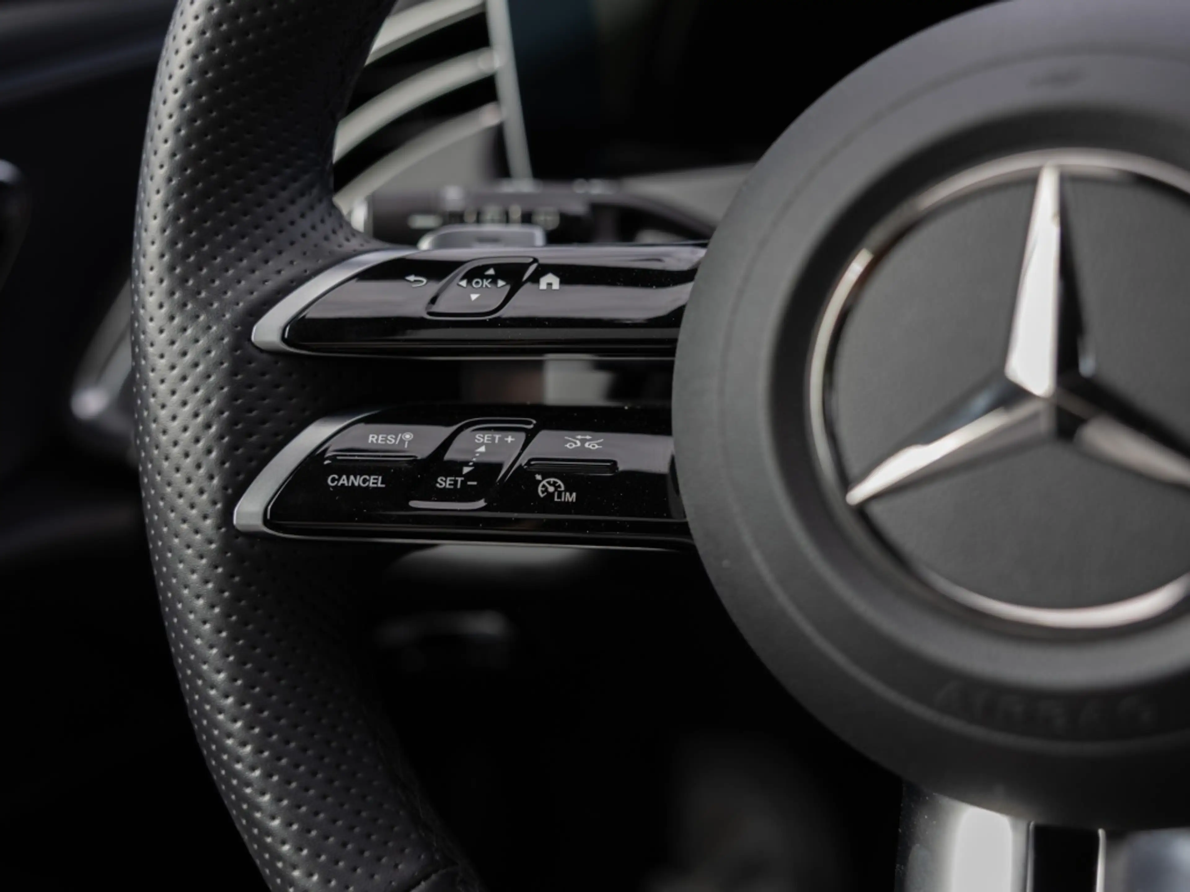 Mercedes-Benz E 220 T d , AMG NIGHT AHK DISTR KAMERA PANO SPUR — photo 13