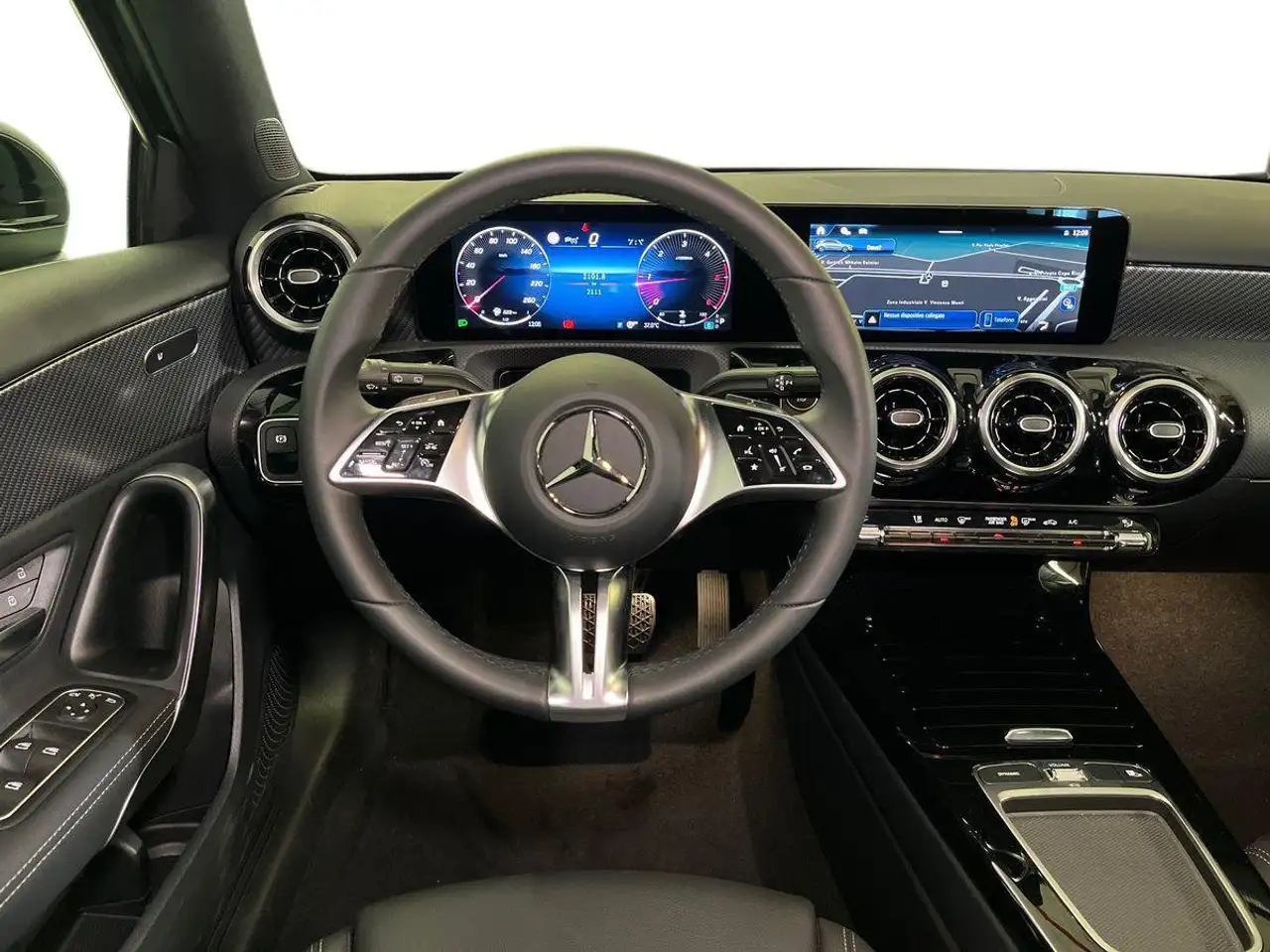 Mercedes-Benz A-Class 2026 — фото 11