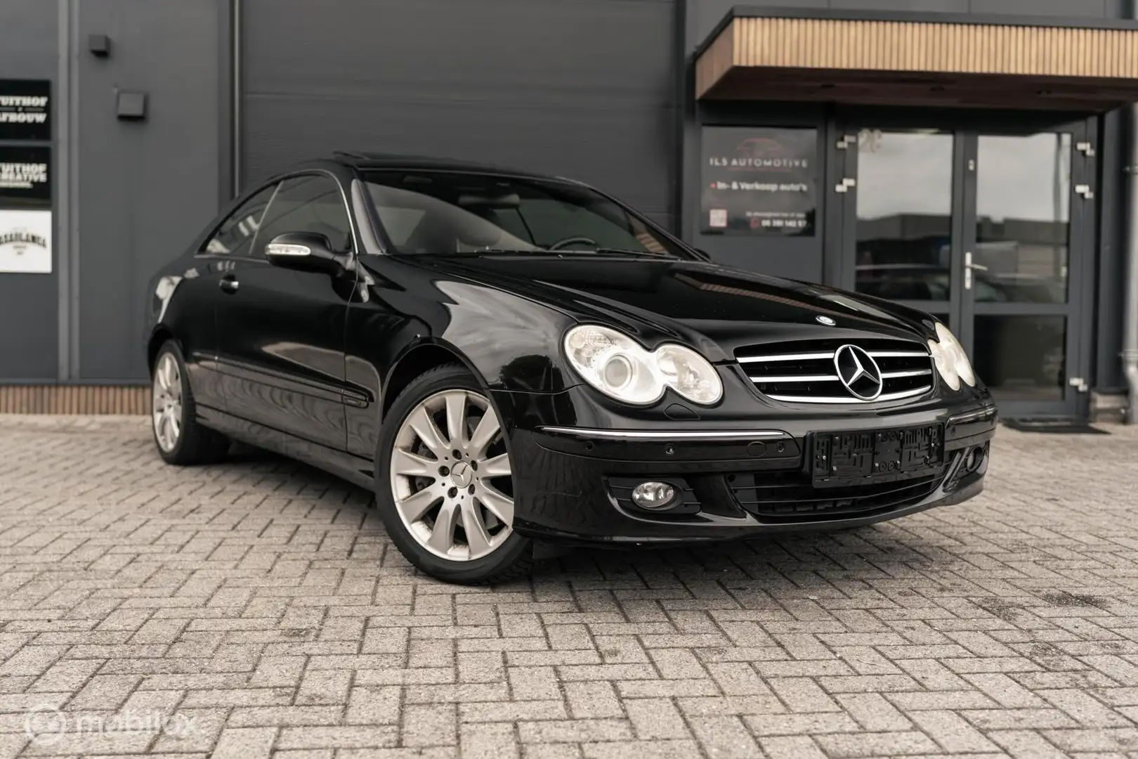 Mercedes-Benz CLK 350 Coupé Elegance Zwart - 1