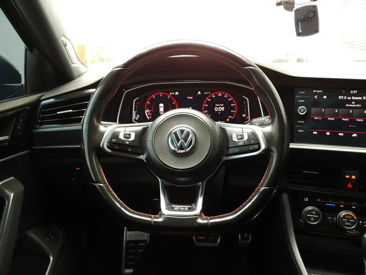 Volkswagen Jetta photo Volkswagen Jetta