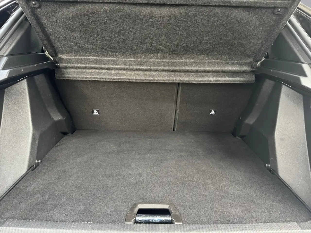 Peugeot 2008 PureTech 100 S&S Allure 17