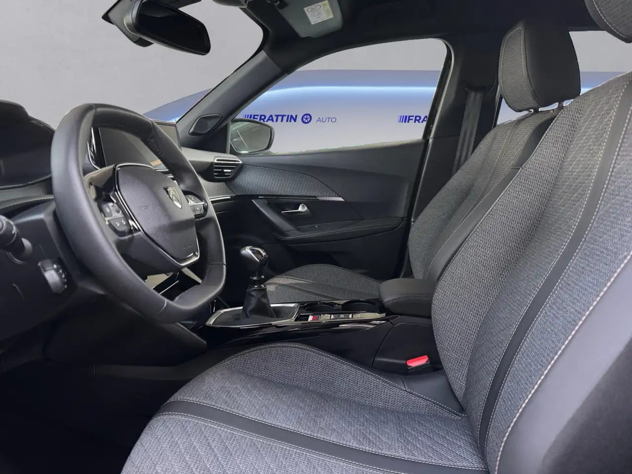 Peugeot 2008 PureTech 100 S&S Allure 8