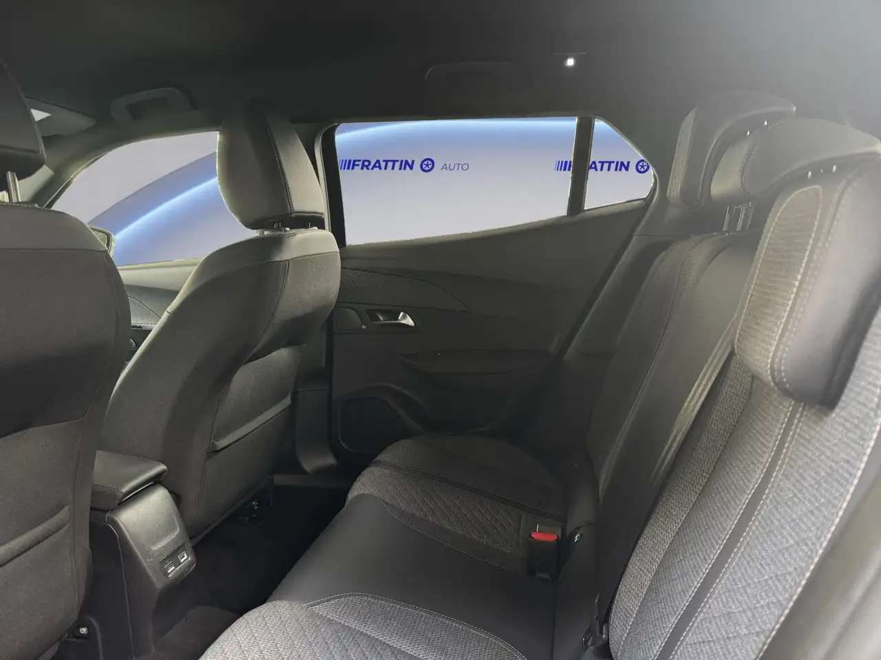 Peugeot 2008 PureTech 100 S&S Allure 16