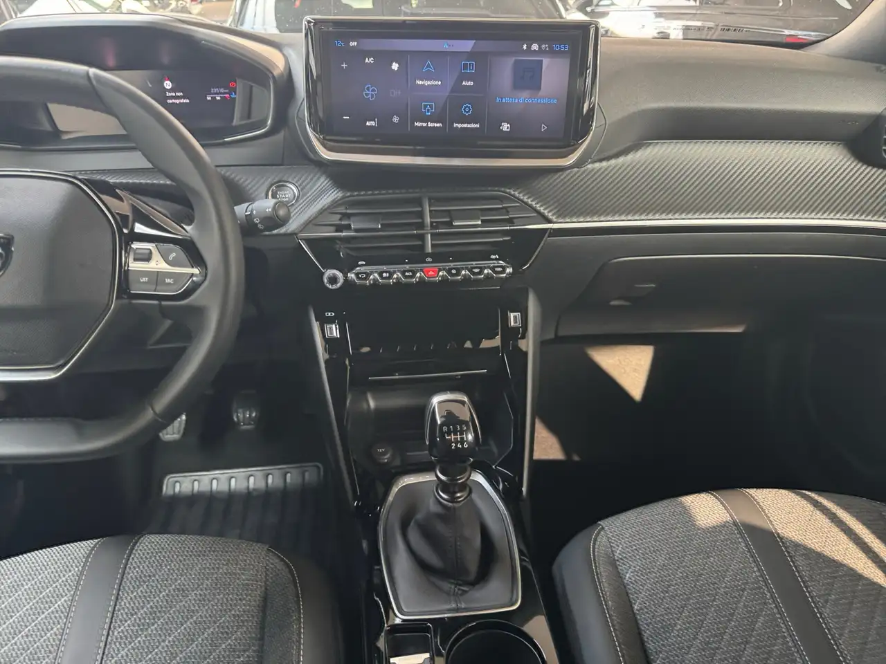 Peugeot 2008 PureTech 100 S&S Allure 10