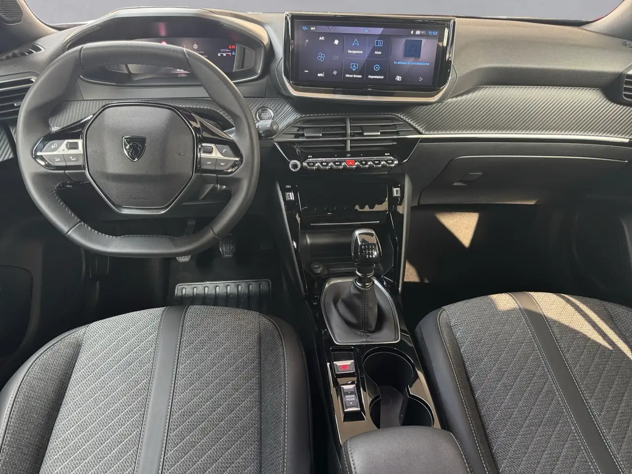 Peugeot 2008 PureTech 100 S&S Allure 9