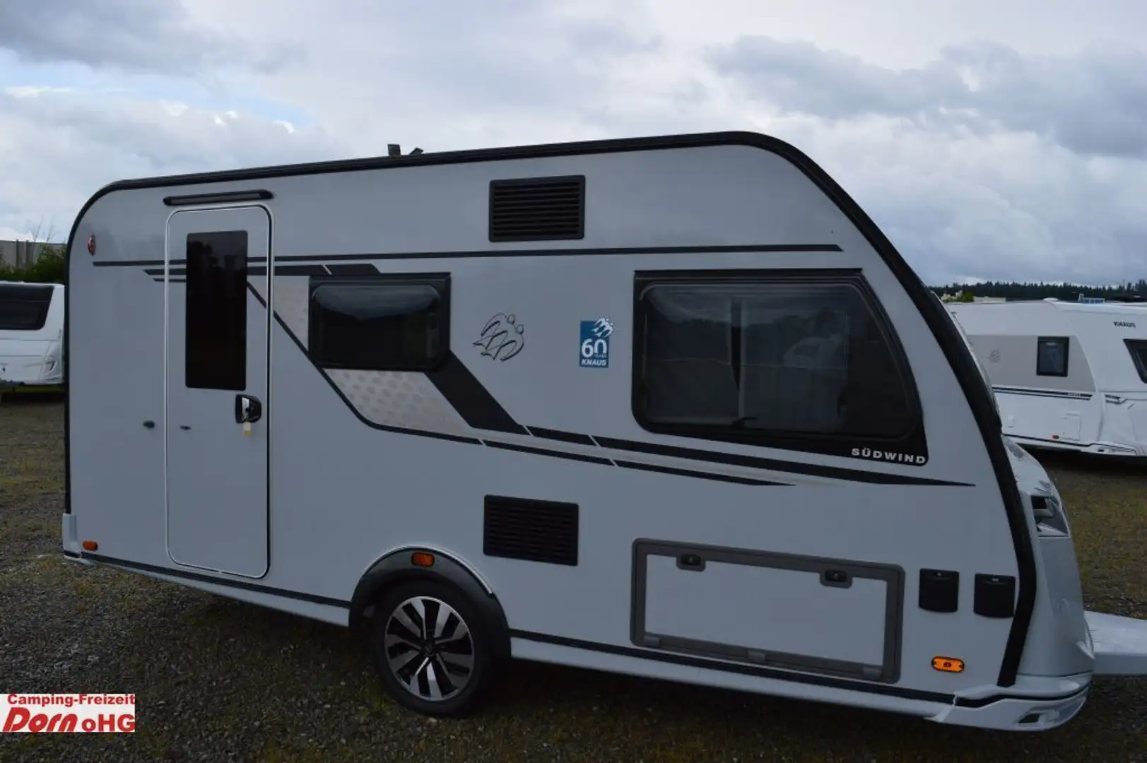 Knaus Südwind 420 QD 60 YEARS Kühlschrank 142l Gris - 1