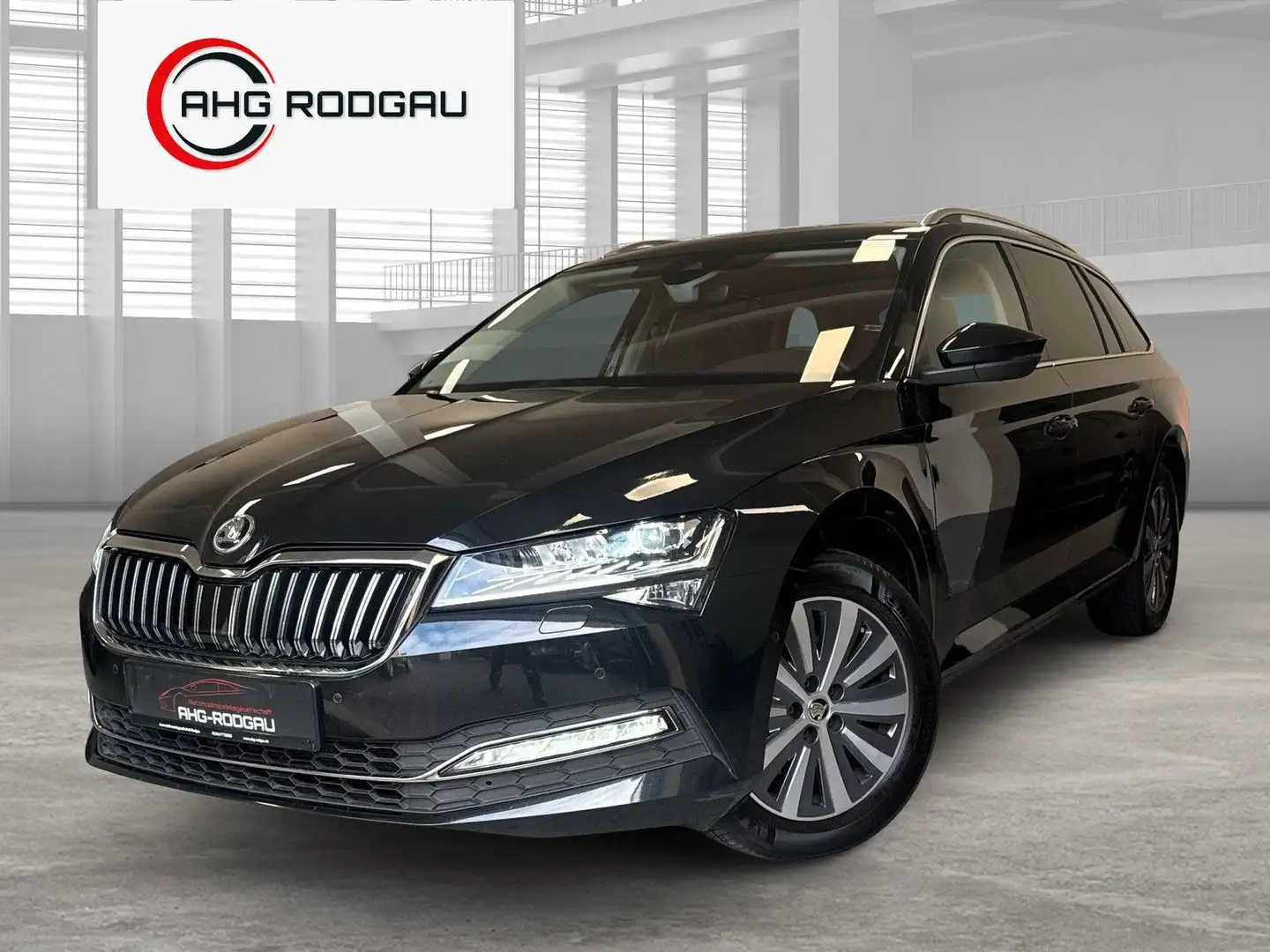 Skoda Superb Combi Style/AHK/KAMERA/MATRIX Schwarz - 2