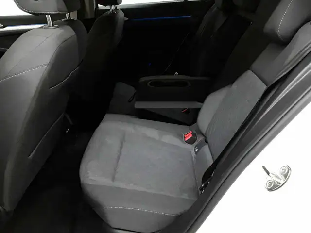 Volkswagen Golf view 13