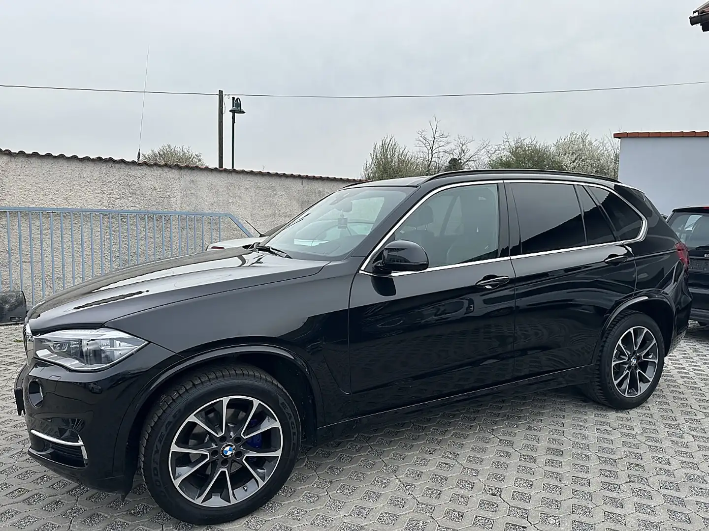 BMW X5 xDrive30d Aut. Schwarz - 2