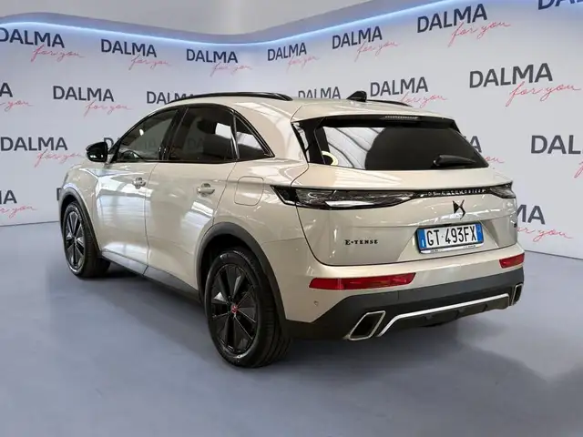 DS Automobiles DS 7 Crossback view 3