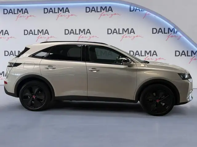 DS Automobiles DS 7 Crossback view 6
