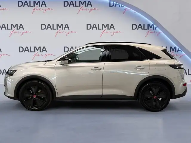 DS Automobiles DS 7 Crossback view 2