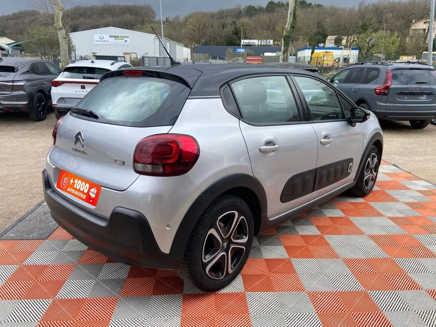 Citroen C3 Puretech 110 SHINE GPS CAMERA Gris - 2