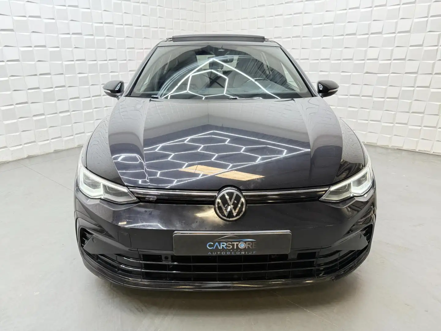 Volkswagen Golf 1.5 eTSI 2x R Line PANO VIRTUAL SFEER Zwart - 2