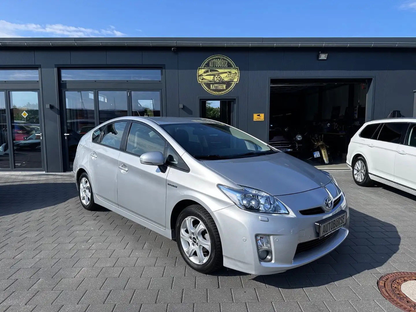 Toyota Prius Executive Silver - 1