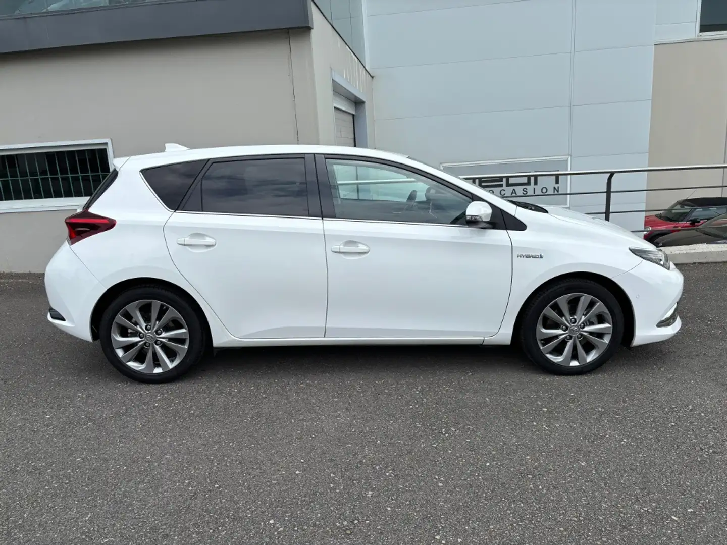 Toyota Auris hybrid 140H Advance Blanco - 2