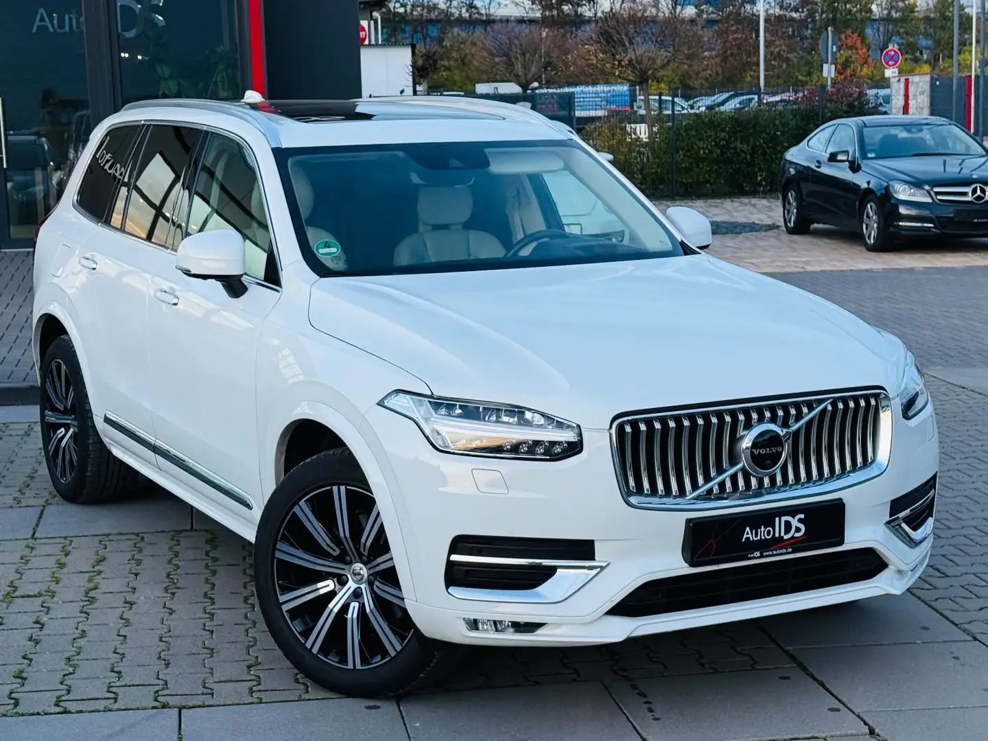 Volvo XC90 AWD Pano/Head-up/7Sitzer/Standheizung Wit - 2