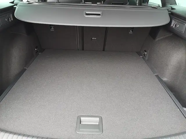 Cupra Leon view 8