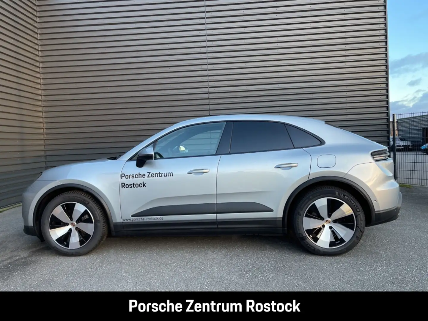 Porsche Macan InnoDrive Surround-View BOSE Luftfederung Silber - 2