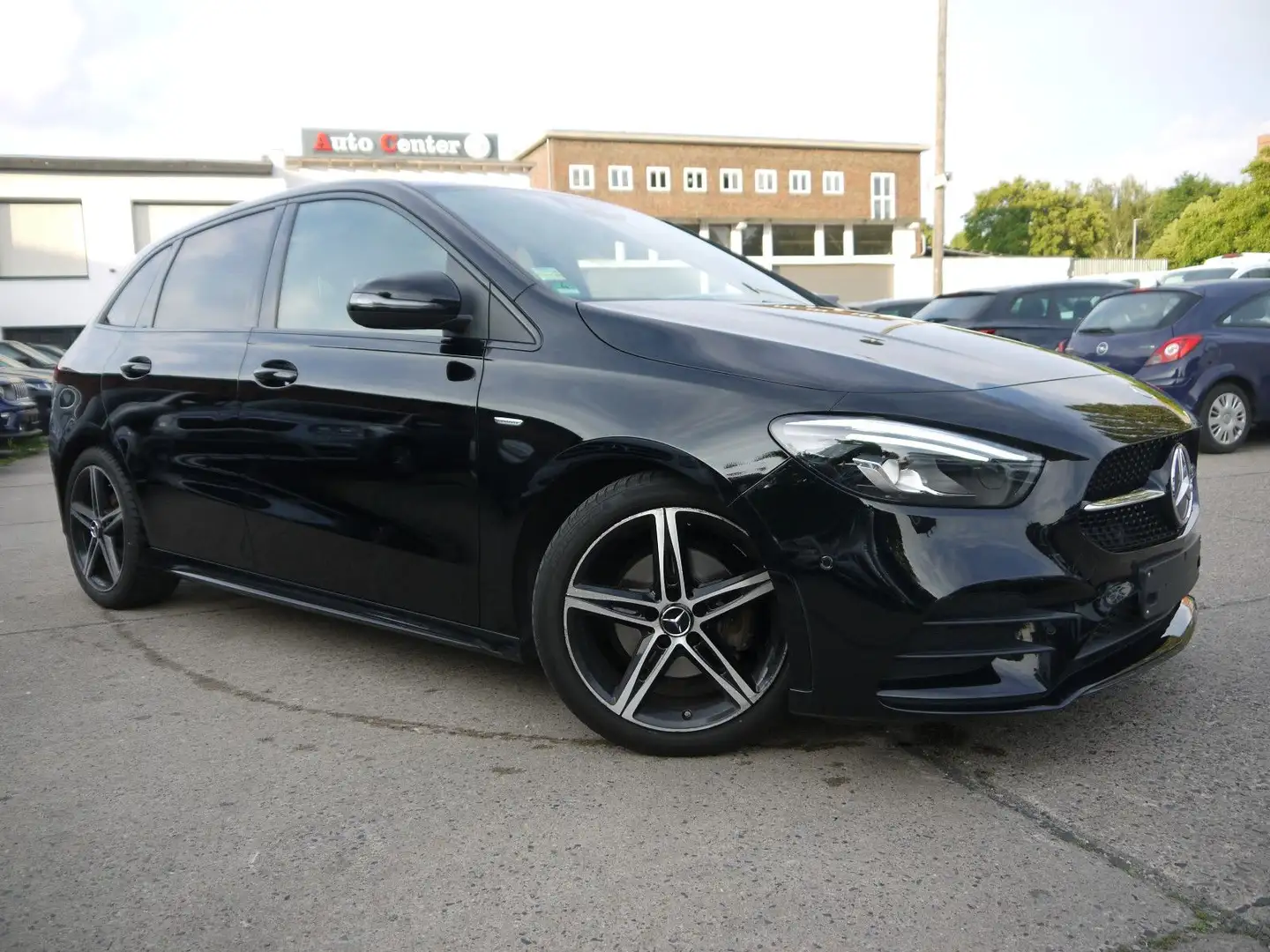 Mercedes-Benz B 180 Edition/Automatik/AMG Line Чёрный - 1