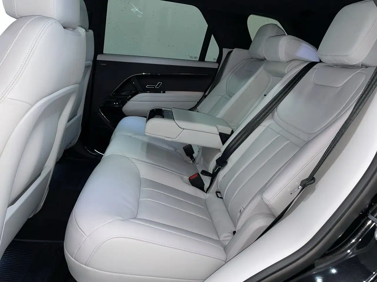 Land Rover Range Rover Sport снимка Land Rover Range Rover Sport