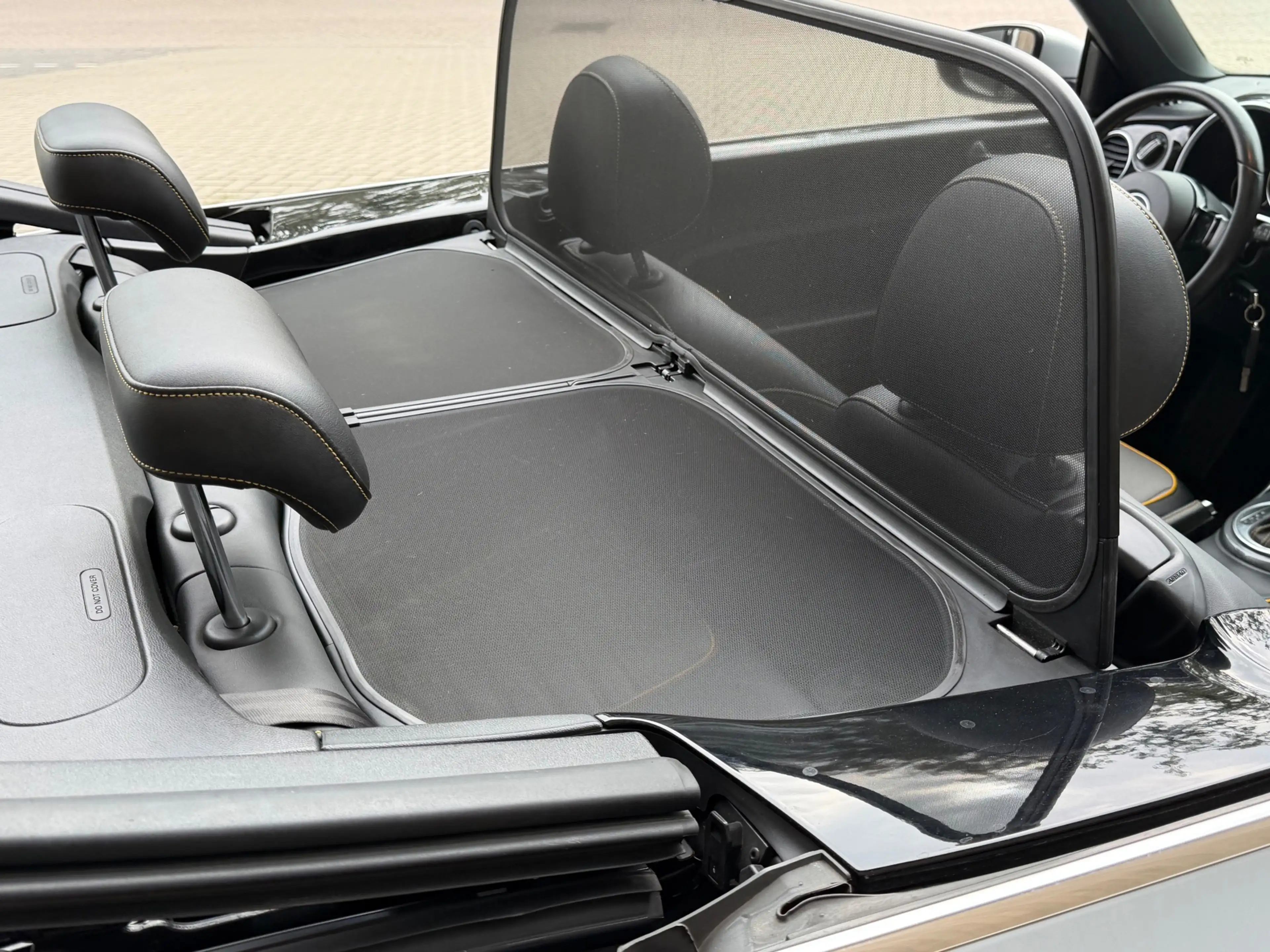 Volkswagen Beetle Cabriolet 1.4 TSI Dune / White Silver / — photo 8