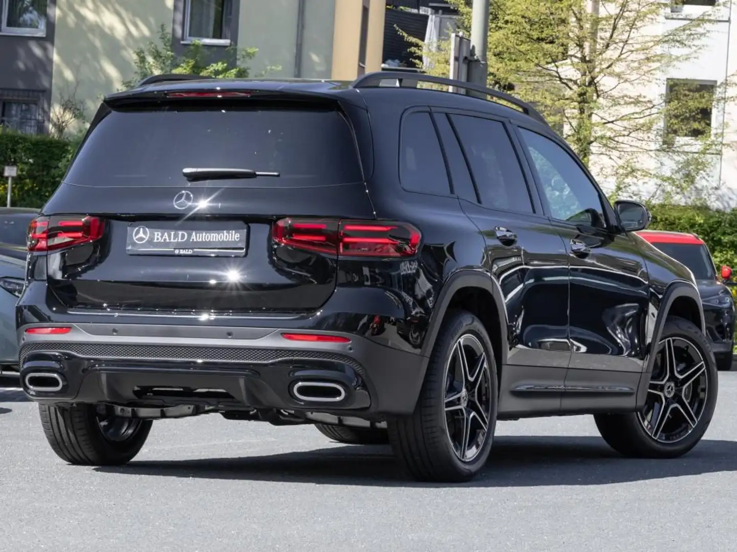 Mercedes-Benz GLB 250 4MATIC +AMG+MBUX+Wide+Pano+Burm+AHK+Cam Negru - 2