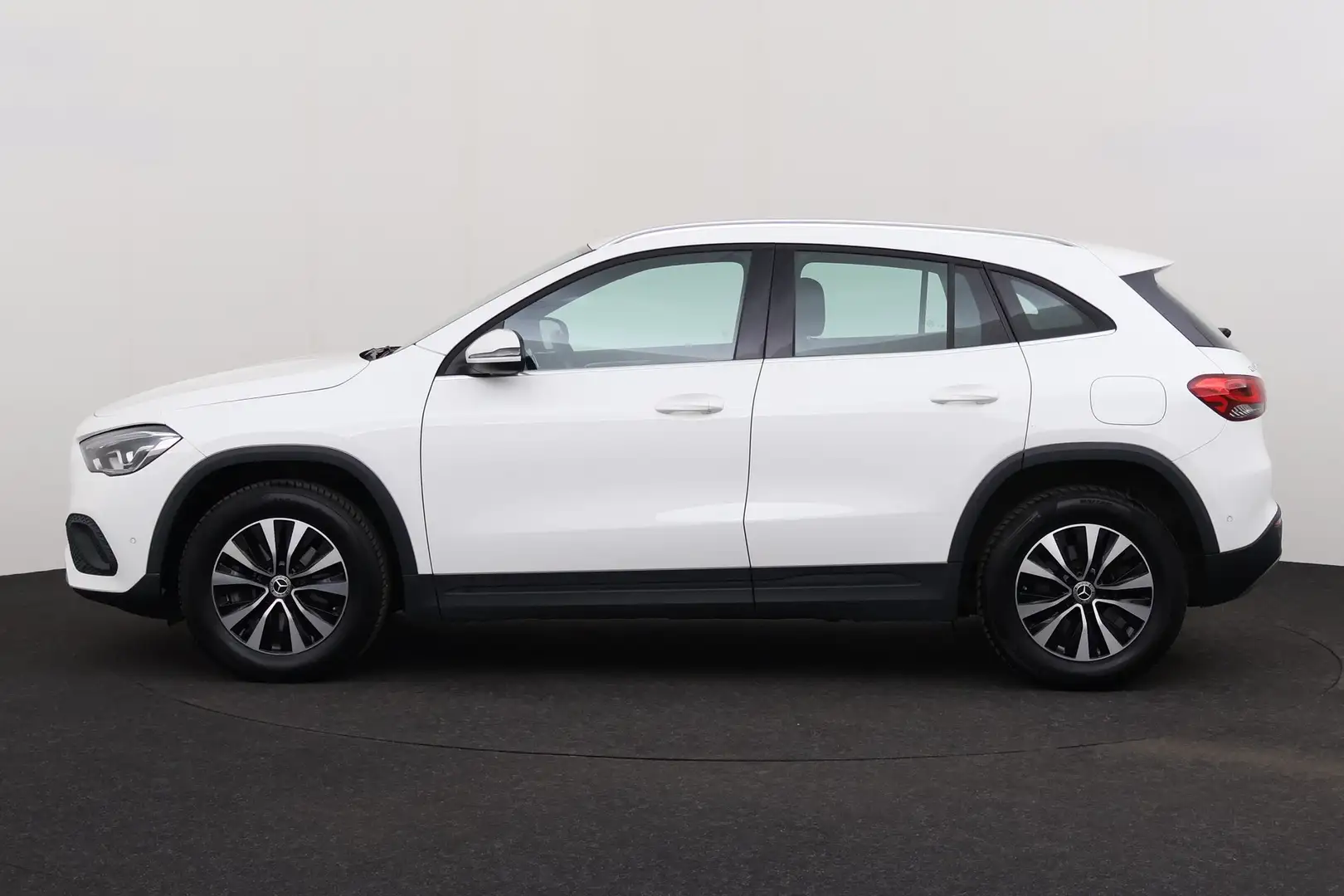 Mercedes-Benz GLA 250 e iA 8G-DCT PHEV BUSINESS SOLUTION + GPS + CAMERA Zwart - 2