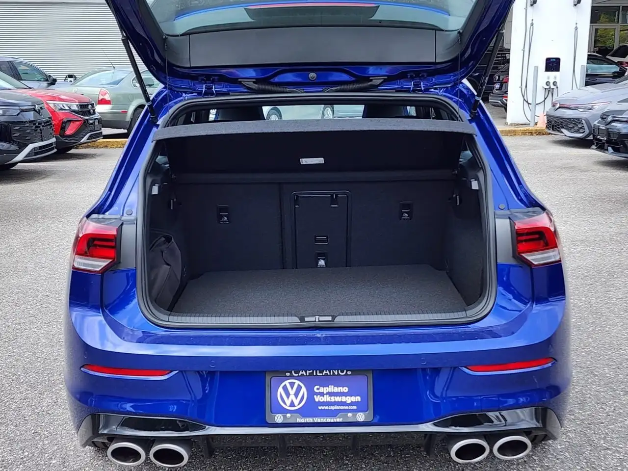 Volkswagen Golf R снимка Volkswagen Golf R