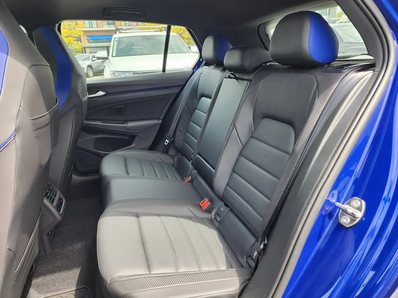 Volkswagen Golf R снимка Volkswagen Golf R
