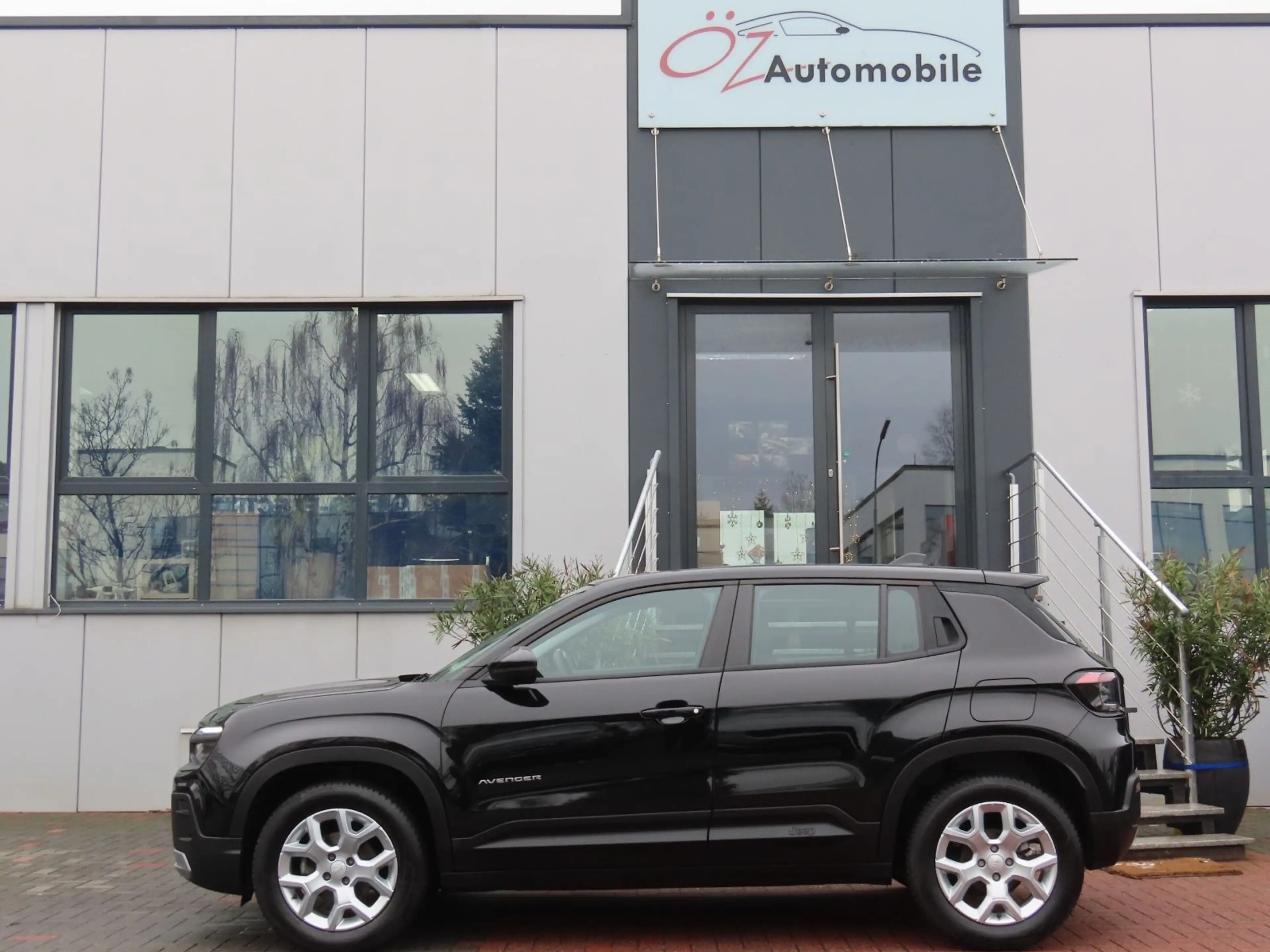 Jeep Avenger 1.2 GSE T3 GDI Klima Navi CarPlay — photo 12