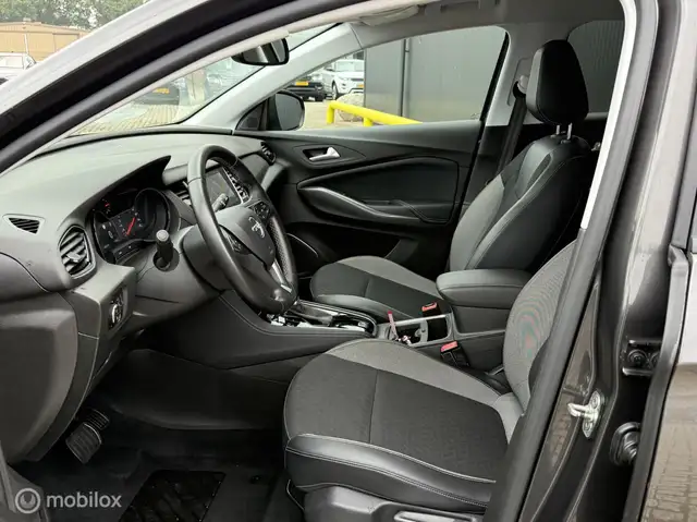Opel Grandland X view 10