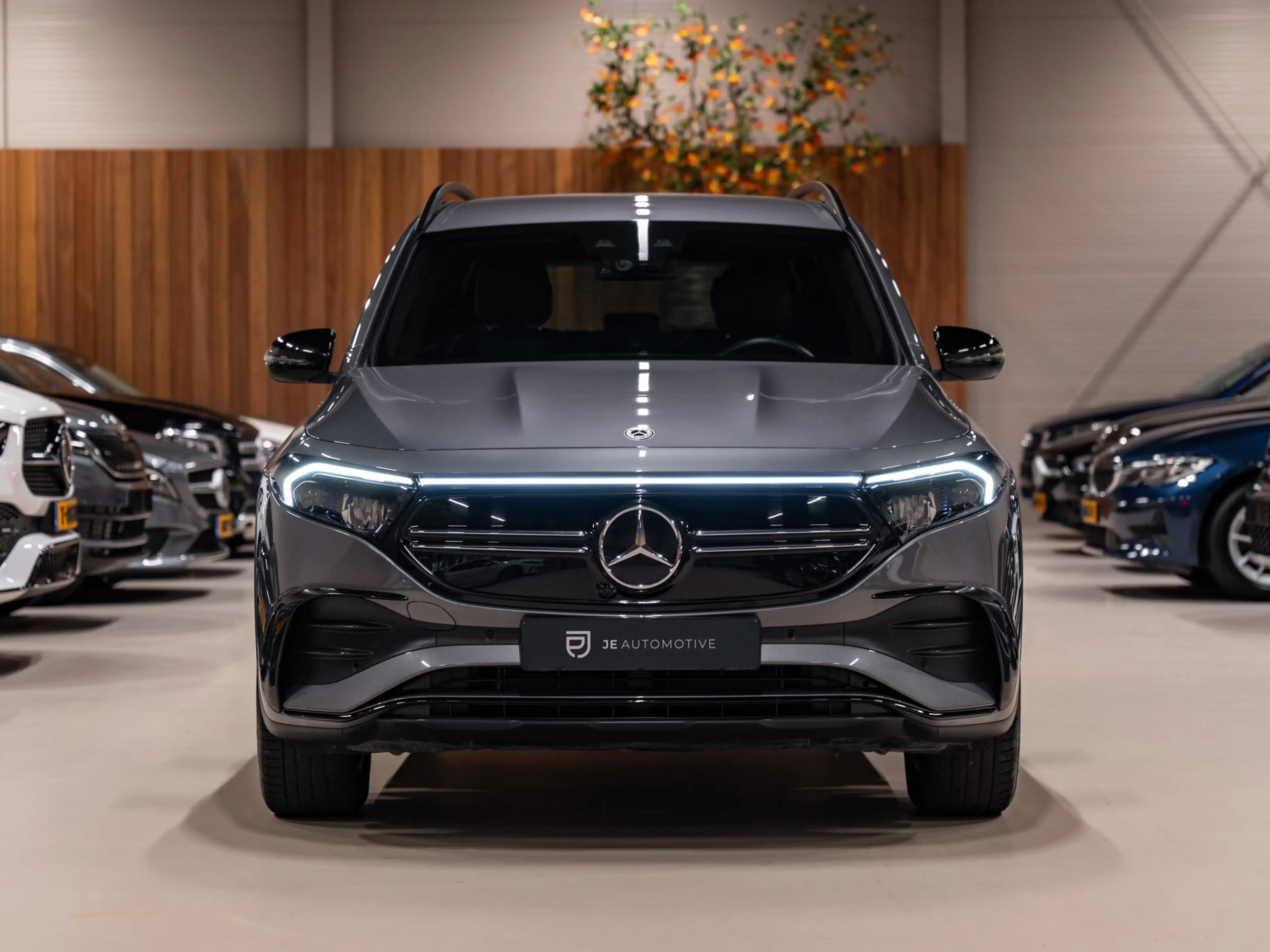 Mercedes-Benz EQB 250 AMG Line 67 kWh, Night Pakket, Wide Screen, Ambiën — photo 9