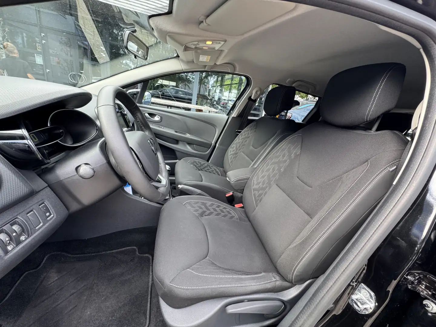 Renault Clio Estate 0.9 TCe Limited Navigatie/Trekhaak/Dab/Crui Noir - 2