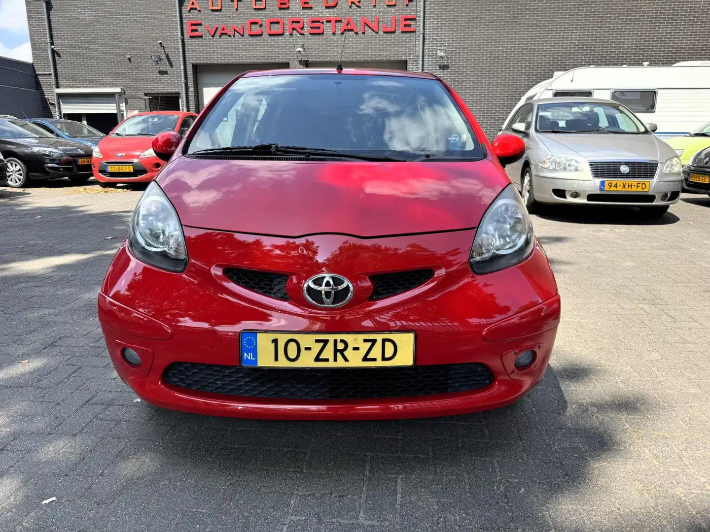 Toyota Aygo 1.0-12V Sport Airco Rood - 2