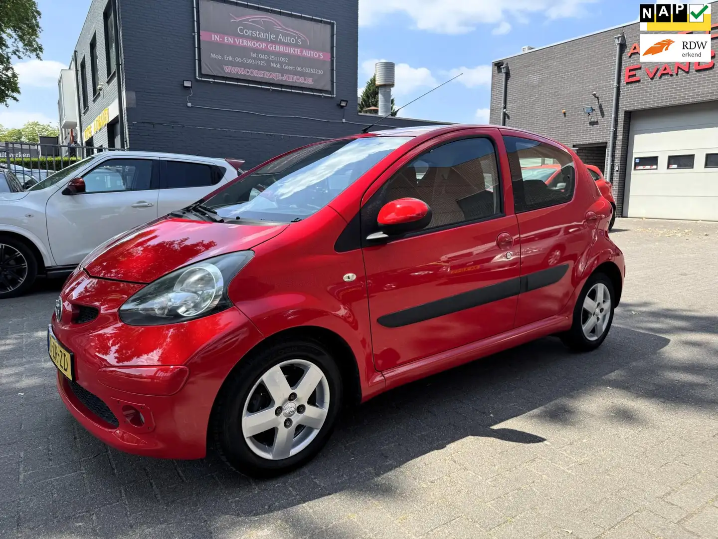 Toyota Aygo 1.0-12V Sport Airco Rood - 1