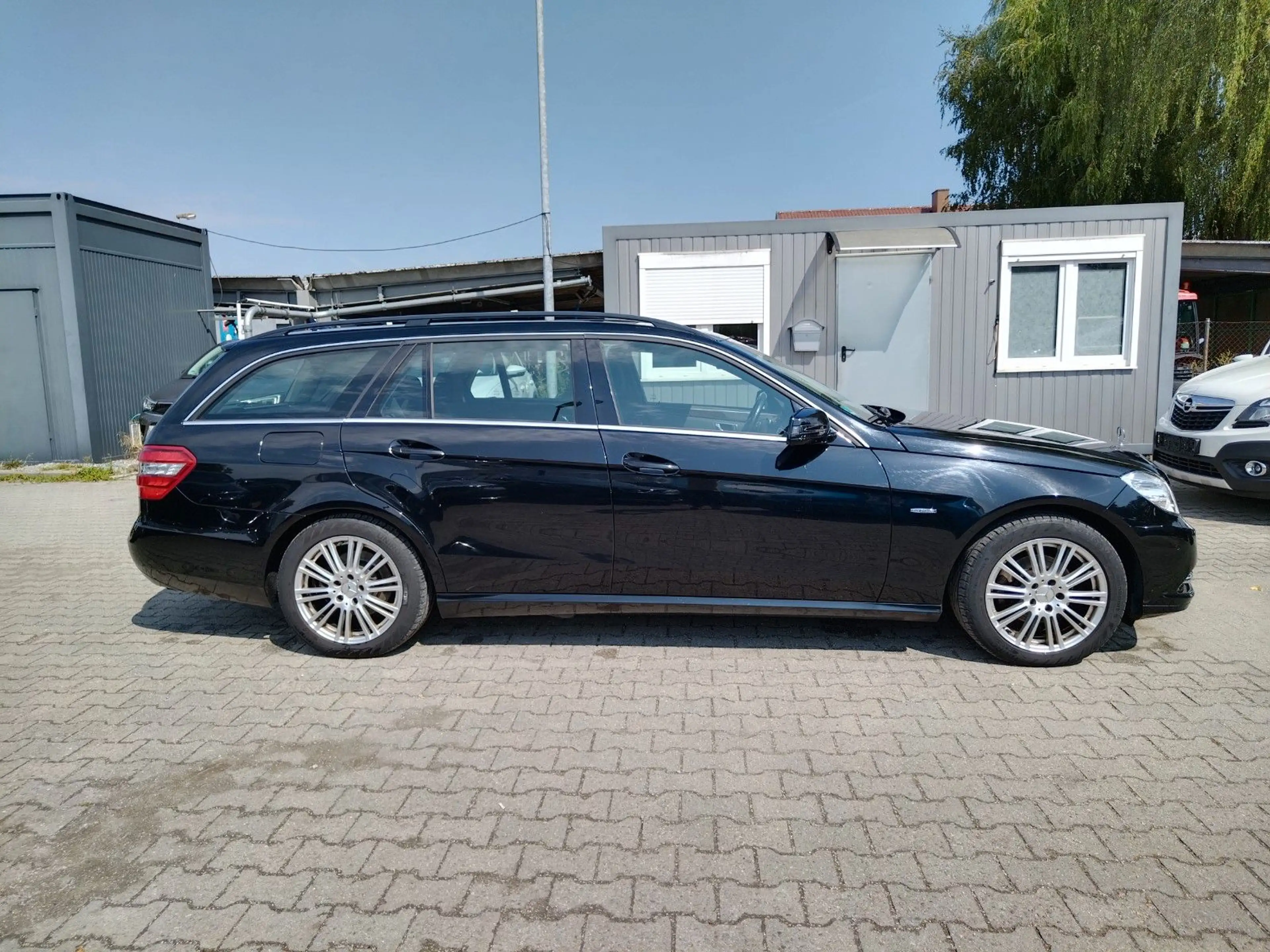 Mercedes-Benz E 220 E T-Modell E 220 CDI BlueEfficiency — photo 4